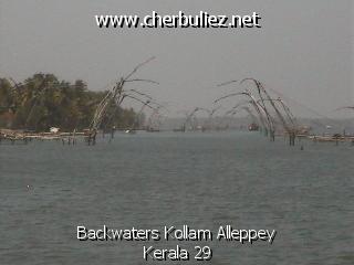 légende: Backwaters Kollam Alleppey Kerala 29
qualityCode=raw
sizeCode=half

Données de l'image originale:
Taille originale: 105365 bytes
Heure de prise de vue: 2002:02:26 10:39:16
Largeur: 640
Hauteur: 480
